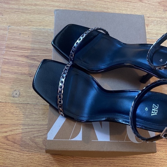 Zara Woman black sandals, with chain detail size 40/9us - Picture 11 of 11